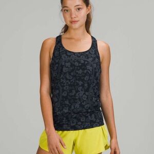 Lululemon Swiftly Tech Tank Top 2.0
Dappled Floral True Navy / Ocean Air